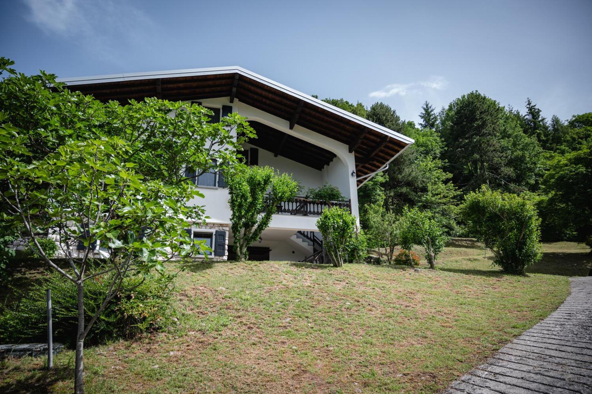 Villa Tra Montagna E Laghi 14 Posti Crone Exterior foto